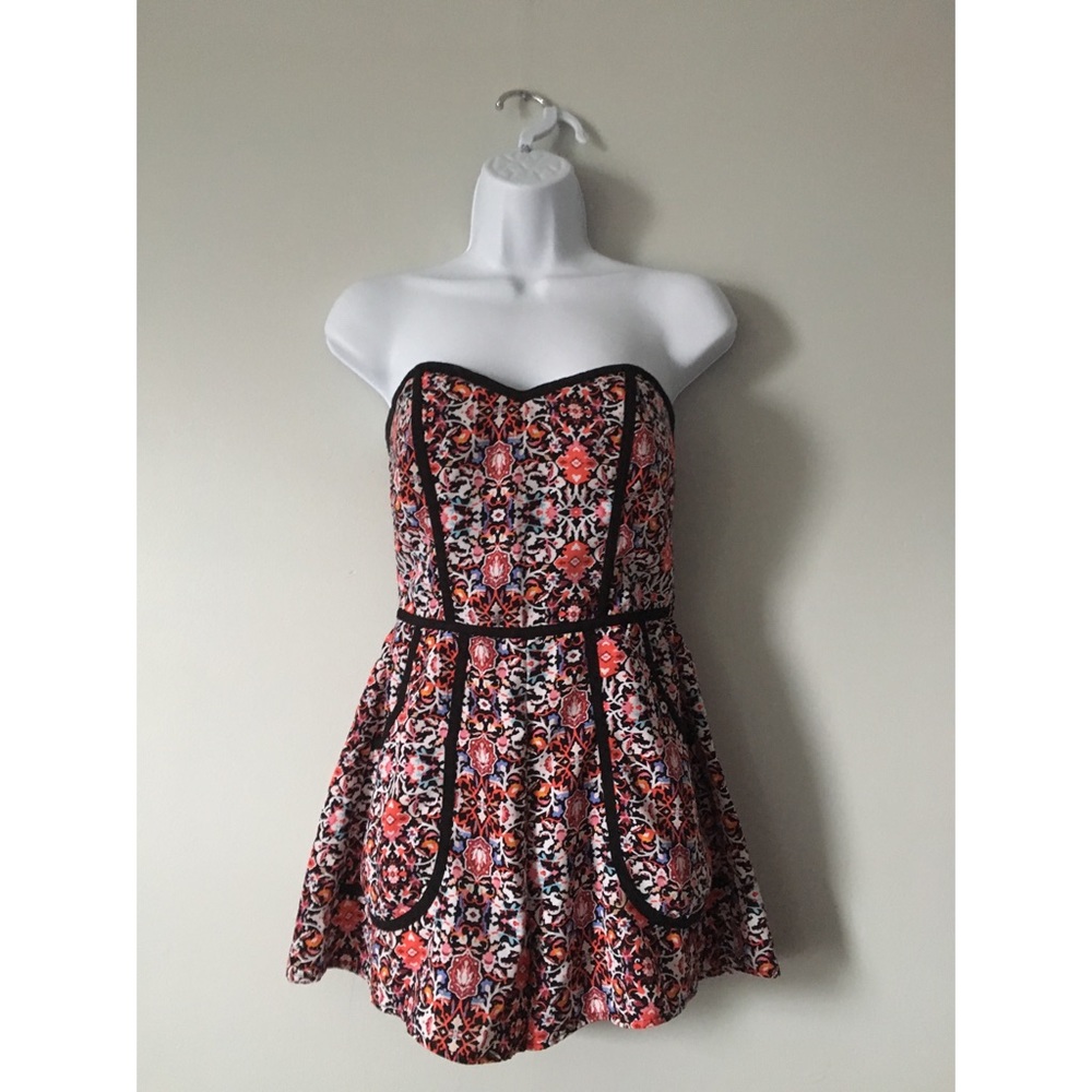 Xhilaration • Floral strapless romper